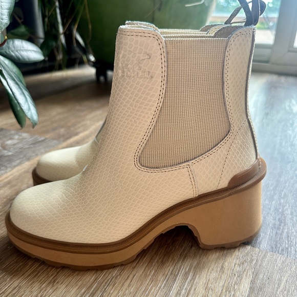 Sorel Cream and Tan Heeled Boots - Picture 9 of 13